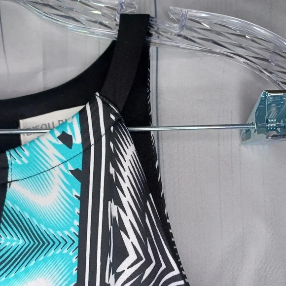 Bisou Bisou Aztec print halter style shirt - Picture 4 of 10